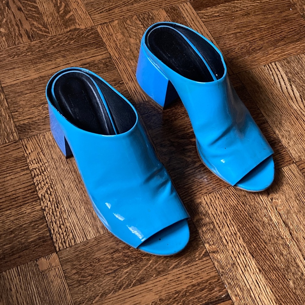MM6 MAISON MARGIELA Blue Patent Leather Slides